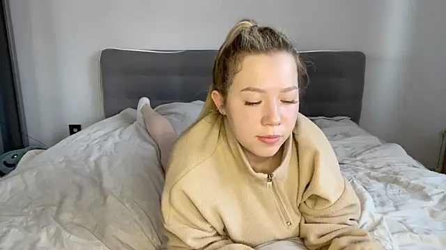 Snapshot of alyrasun chatting on 13, 3, 2026 alyrasun online show from 13, 3, 2026