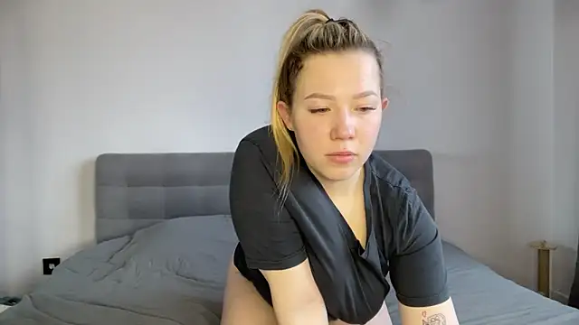 Snapshot of alyrasun chatting on 19, 3, 2026 alyrasun online show from 19, 3, 2026