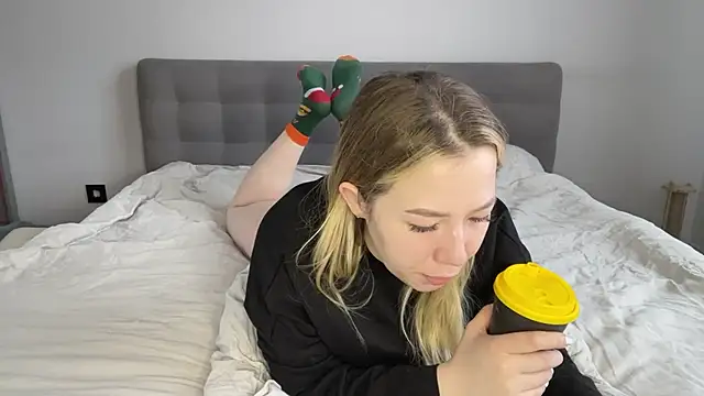 Snapshot of alyrasun chatting on 1, 4, 2026 alyrasun online show from 1, 4, 2026