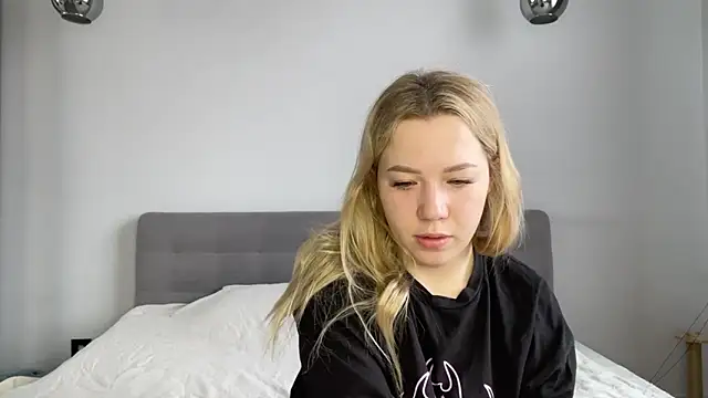 Snapshot of alyrasun chatting on 16, 4, 2026 alyrasun online show from 16, 4, 2026