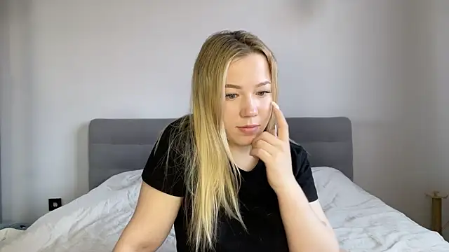 Snapshot of alyrasun chatting on 21, 4, 2026 alyrasun online show from 21, 4, 2026