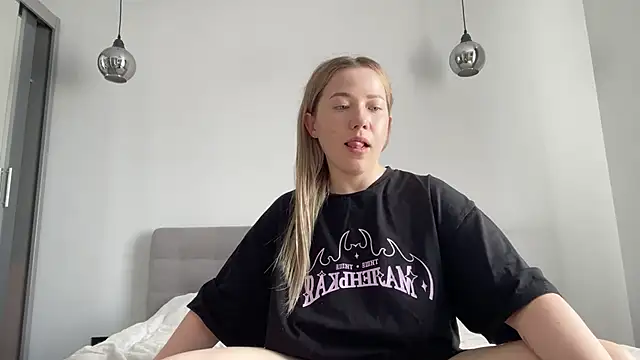 Snapshot of alyrasun chatting on 27, 6, 2026 alyrasun online show from 27, 6, 2026