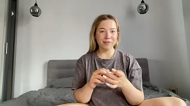 Snapshot of alyrasun chatting on 18, 7, 2026 alyrasun online show from 18, 7, 2026