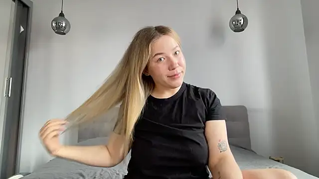 Snapshot of alyrasun chatting on 22, 7, 2026 alyrasun online show from 22, 7, 2026