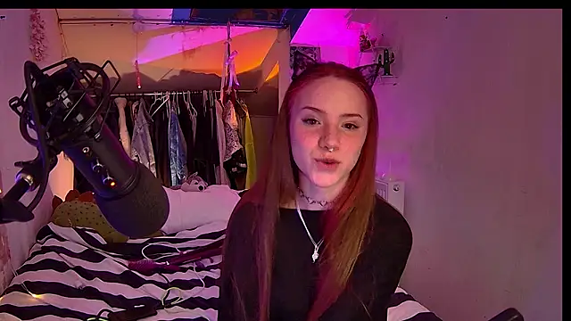 Snapshot of Ameliamoooon chatting on 28, 3, 2026 Ameliamoooon online show from 28, 3, 2026