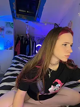 Snapshot of Ameliamoooon chatting on 18, 4, 2026 Ameliamoooon online show from 18, 4, 2026