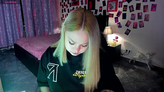 Snapshot of AmeliaMerris chatting on 2, 4, 2026 AmeliaMerris online show from 2, 4, 2026