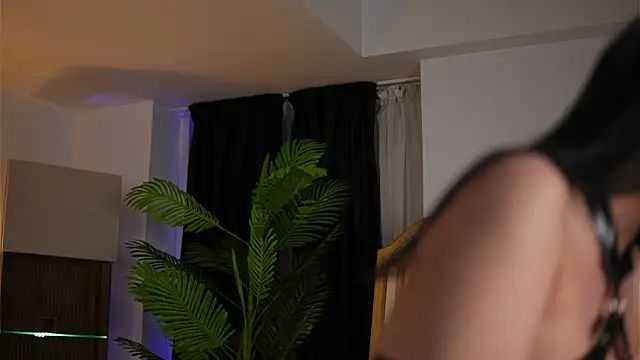 Snapshot of RubyConner chatting on 11, 4, 2026 RubyConner online show from 11, 4, 2026