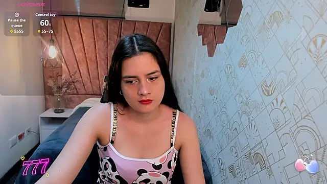 Snapshot of Zoe__Taylor__ chatting on 15, 3, 2026 Zoe Taylor online show from 15, 3, 2026