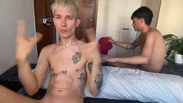 Snapshot of AlphaTwinks chatting on 19, 4, 2026 AlphaTwinks online show from 19, 4, 2026