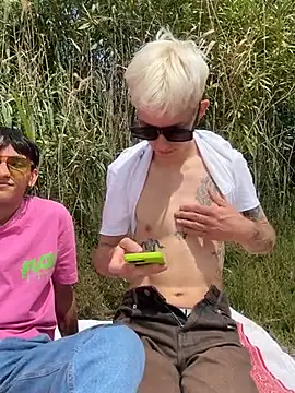 Snapshot of AlphaTwinks chatting on 26, 4, 2026 AlphaTwinks online show from 26, 4, 2026