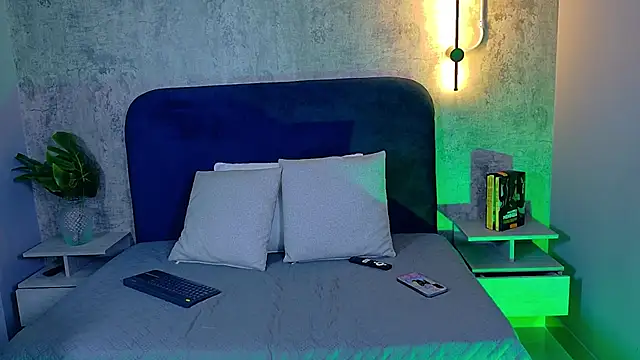 Snapshot of MiiaCullens chatting on 4, 4, 2026 MiiaCullens online show from 4, 4, 2026