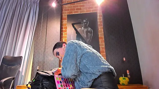 Snapshot of Sienna_Dark chatting on 8, 4, 2026 Sienna Dark online show from 8, 4, 2026