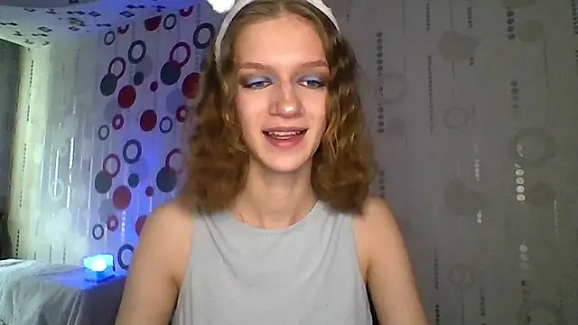 Snapshot of Chrissy_Joyful chatting on 4, 4, 2026 Chrissy Joyful online show from 4, 4, 2026