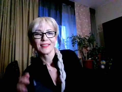 Snapshot of AlisaAngell chatting on 6, 4, 2026 AlisaAngell online show from 6, 4, 2026