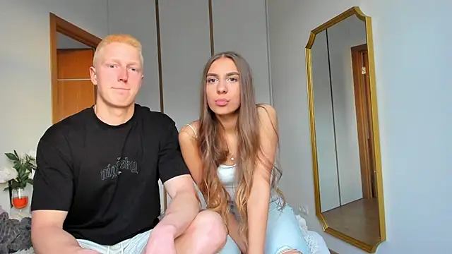 Snapshot of StepSisandStepBro chatting on 17, 4, 2026 StepSisandStepBro online show from 17, 4, 2026