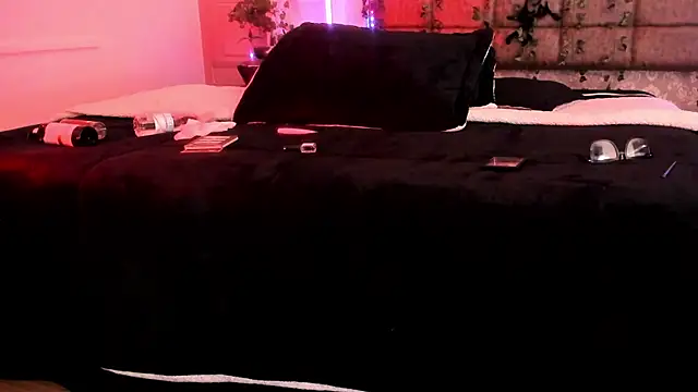 Snapshot of Vickmoon chatting on 4, 4, 2026 Vickmoon online show from 4, 4, 2026