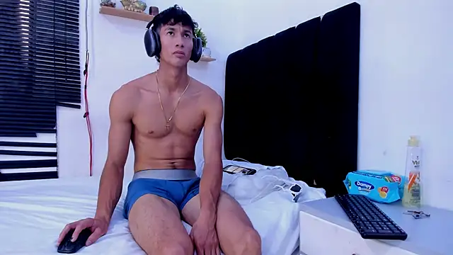 Snapshot of angel_boy02 chatting on 10, 7, 2026 angel boy02 online show from 10, 7, 2026
