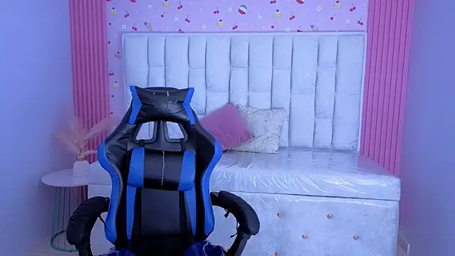 Snapshot of lucero_s1 chatting on 12, 4, 2026 lucero s1 online show from 12, 4, 2026