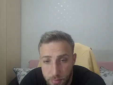 Snapshot of BlondEagleMuscle chatting on 1, 4, 2026 BlondEagleMuscle online show from 1, 4, 2026