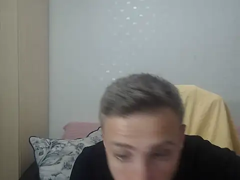 Snapshot of BlondEagleMuscle chatting on 5, 4, 2026 BlondEagleMuscle online show from 5, 4, 2026