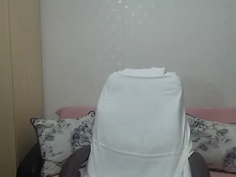 Snapshot of BlondEagleMuscle chatting on 5, 5, 2026 BlondEagleMuscle online show from 5, 5, 2026