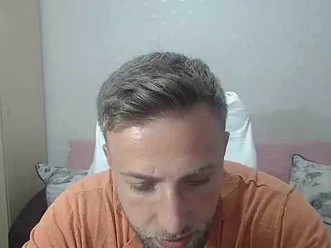Snapshot of BlondEagleMuscle chatting on 6, 5, 2026 BlondEagleMuscle online show from 6, 5, 2026