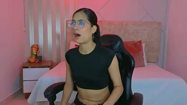 Snapshot of j_belle_ chatting on 9, 4, 2026 j belle online show from 9, 4, 2026