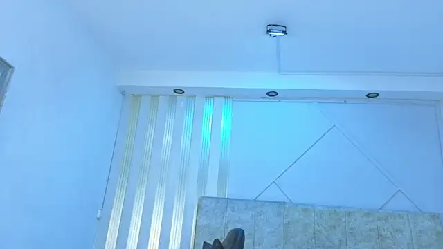 Snapshot of j_belle_ chatting on 19, 4, 2026 j belle online show from 19, 4, 2026