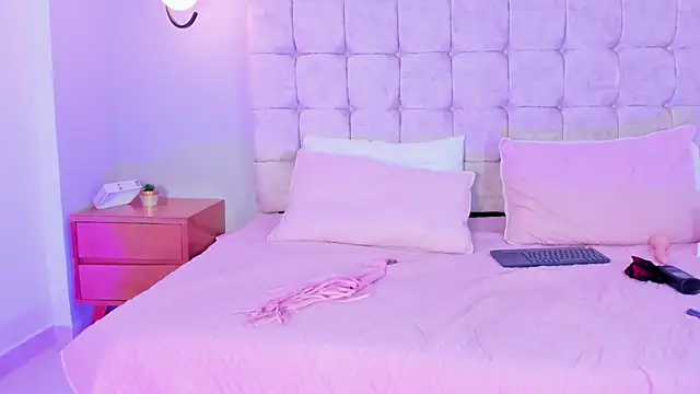 Snapshot of Katty_cute19 chatting on 6, 4, 2026 Katty cute19 online show from 6, 4, 2026