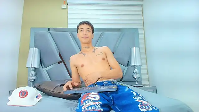 Snapshot of HENRY_GREEN2 chatting on 31, 3, 2026 HENRY GREEN2 online show from 31, 3, 2026