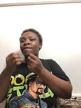 Snapshot of suggar_mommy777 chatting on 17, 4, 2026 suggar mommy777 online show from 17, 4, 2026