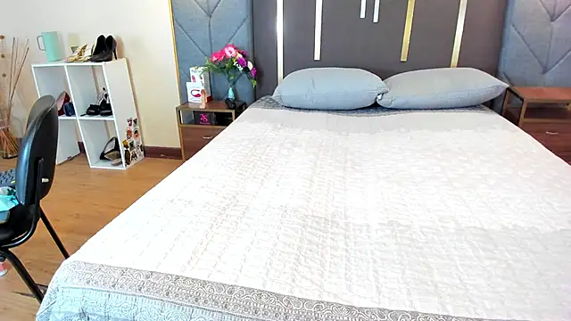 Snapshot of SofiiMontes chatting on 6, 4, 2026 SofiiMontes online show from 6, 4, 2026