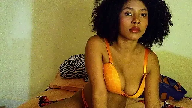 Snapshot of Larita_curly chatting on 26, 3, 2026 Larita curly online show from 26, 3, 2026