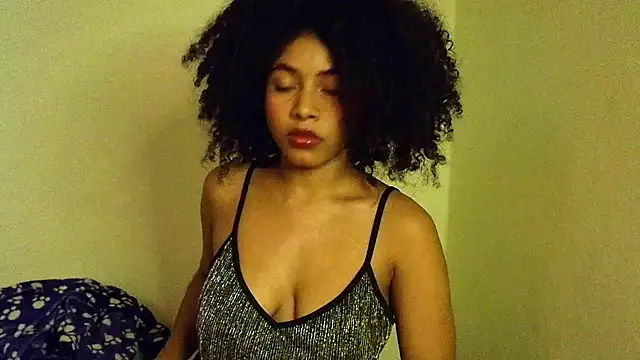 Snapshot of Larita_curly chatting on 9, 4, 2026 Larita curly online show from 9, 4, 2026