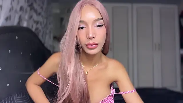 Snapshot of AnayaLauren_ chatting on 5, 7, 2026 AnayaLauren online show from 5, 7, 2026