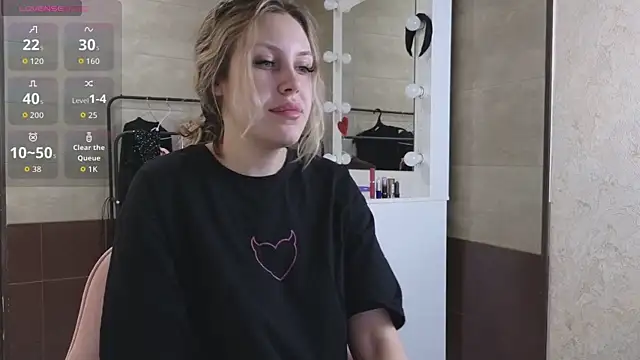 Snapshot of _amymoore_ chatting on 23, 4, 2026 amymoore online show from 23, 4, 2026