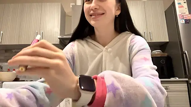 Snapshot of LaraDraggoo chatting on 11, 3, 2026 LaraDraggoo online show from 11, 3, 2026