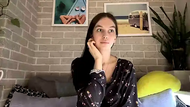 Snapshot of LaraDraggoo chatting on 22, 3, 2026 LaraDraggoo online show from 22, 3, 2026