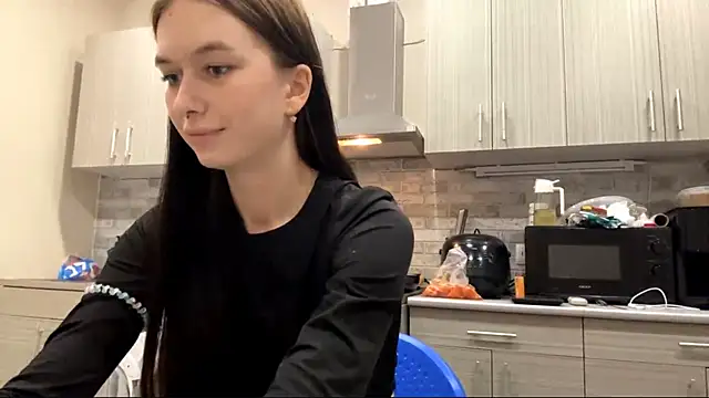 Snapshot of LaraDraggoo chatting on 25, 3, 2026 LaraDraggoo online show from 25, 3, 2026