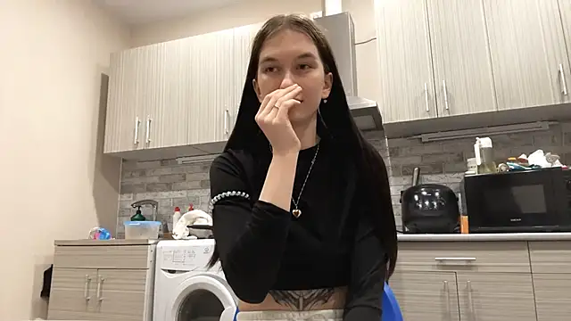 Snapshot of LaraDraggoo chatting on 27, 3, 2026 LaraDraggoo online show from 27, 3, 2026