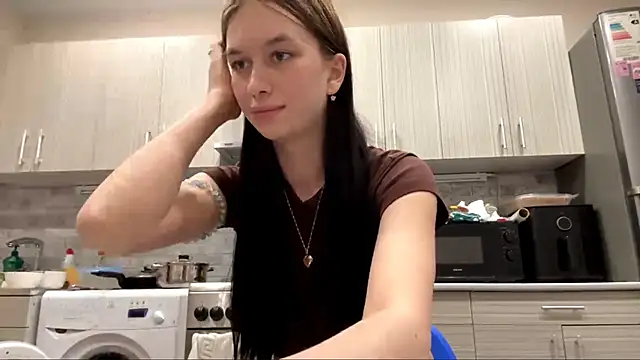 Snapshot of LaraDraggoo chatting on 28, 3, 2026 LaraDraggoo online show from 28, 3, 2026