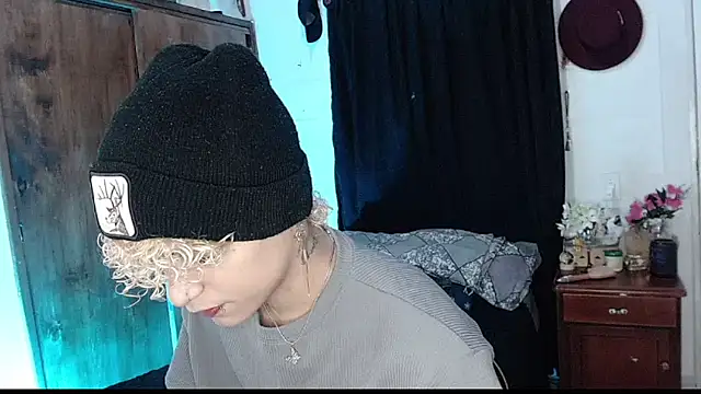 Lucke Ccollins online show from 1, 4, 2026