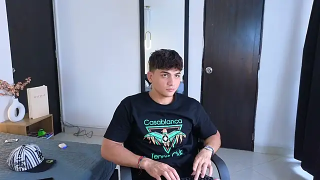 Snapshot of MrAdonis_ chatting on 31, 3, 2026 MrAdonis online show from 31, 3, 2026