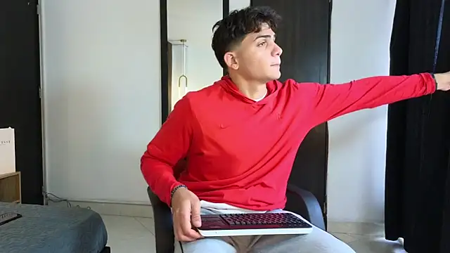 Snapshot of MrAdonis_ chatting on 1, 4, 2026 MrAdonis online show from 1, 4, 2026