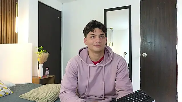 Snapshot of MrAdonis_ chatting on 8, 4, 2026 MrAdonis online show from 8, 4, 2026