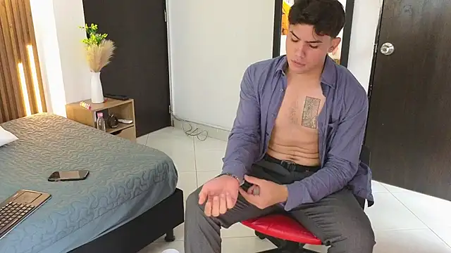 Snapshot of MrAdonis_ chatting on 11, 4, 2026 MrAdonis online show from 11, 4, 2026