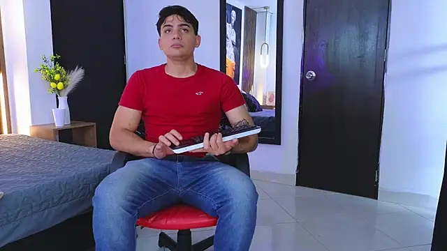 Snapshot of MrAdonis_ chatting on 13, 4, 2026 MrAdonis online show from 13, 4, 2026