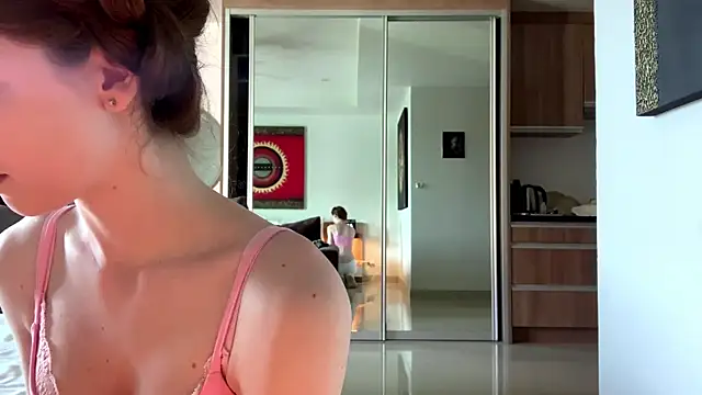 Snapshot of Kissme_Kira chatting on 18, 3, 2026 Kissme Kira online show from 18, 3, 2026