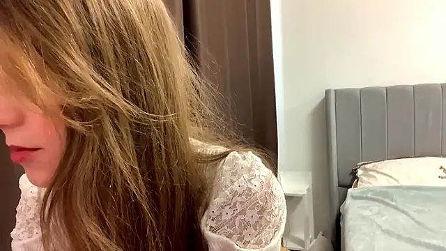 Snapshot of Kissme_Kira chatting on 23, 4, 2026 Kissme Kira online show from 23, 4, 2026